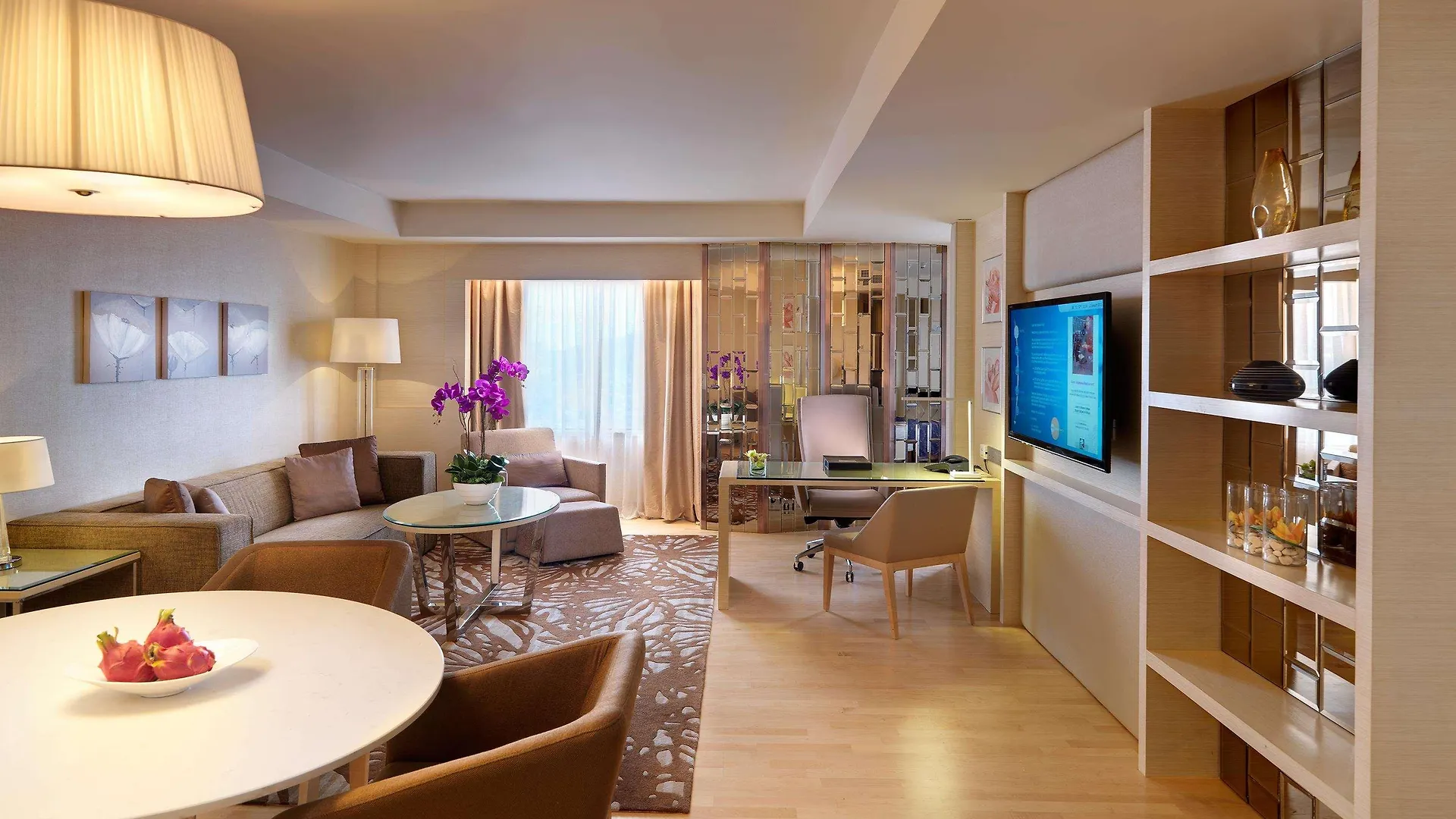 One World Hotel Петалинг-Джая