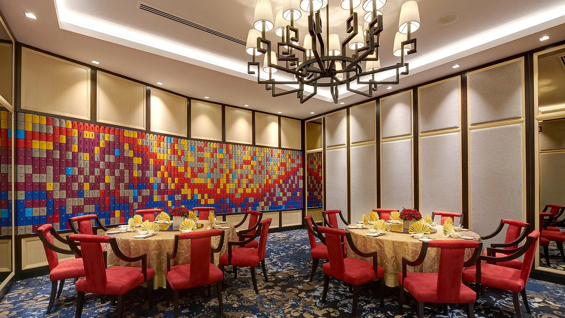 One World Hotel Петалинг-Джая