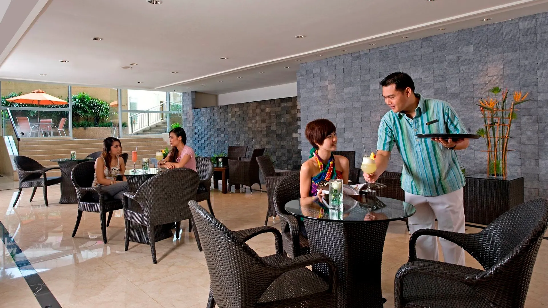 One World Hotel Петалинг-Джая